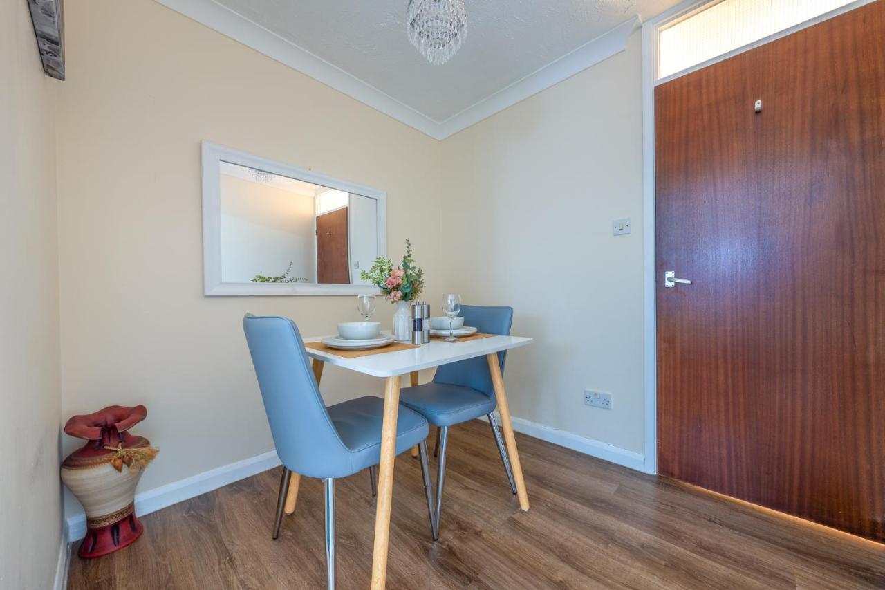 Grange Studio Apartment - Heathrow Staines-upon-Thames Exterior photo